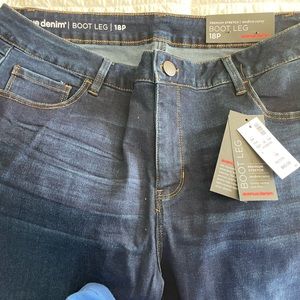 NWT Avenue Women’s Bootleg Jeans Size 18 Petite